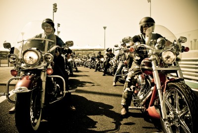 Harley Davidsons rolling in